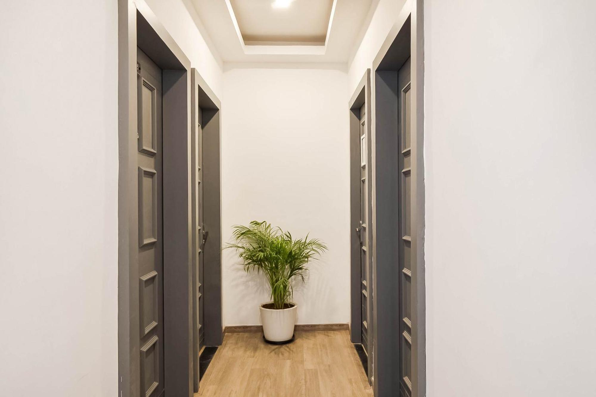 Super Townhouse Lords Inn Regency Manglia Ngoại thất bức ảnh