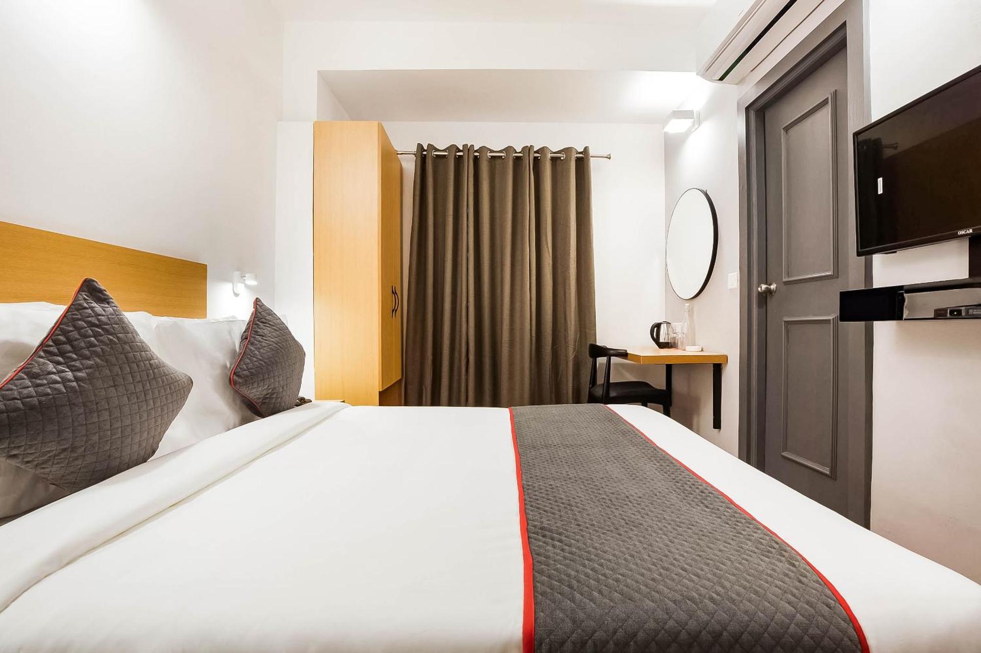 Super Townhouse Lords Inn Regency Manglia Ngoại thất bức ảnh