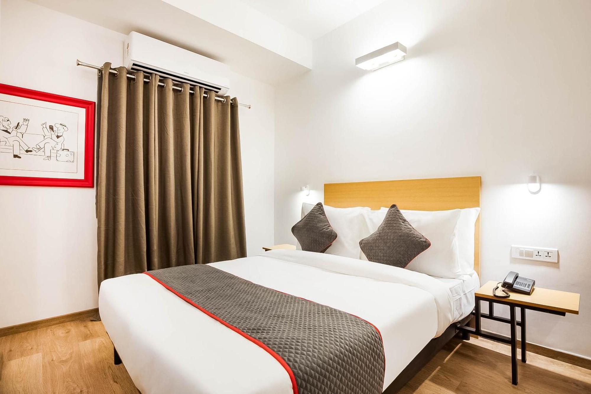 Super Townhouse Lords Inn Regency Manglia Ngoại thất bức ảnh