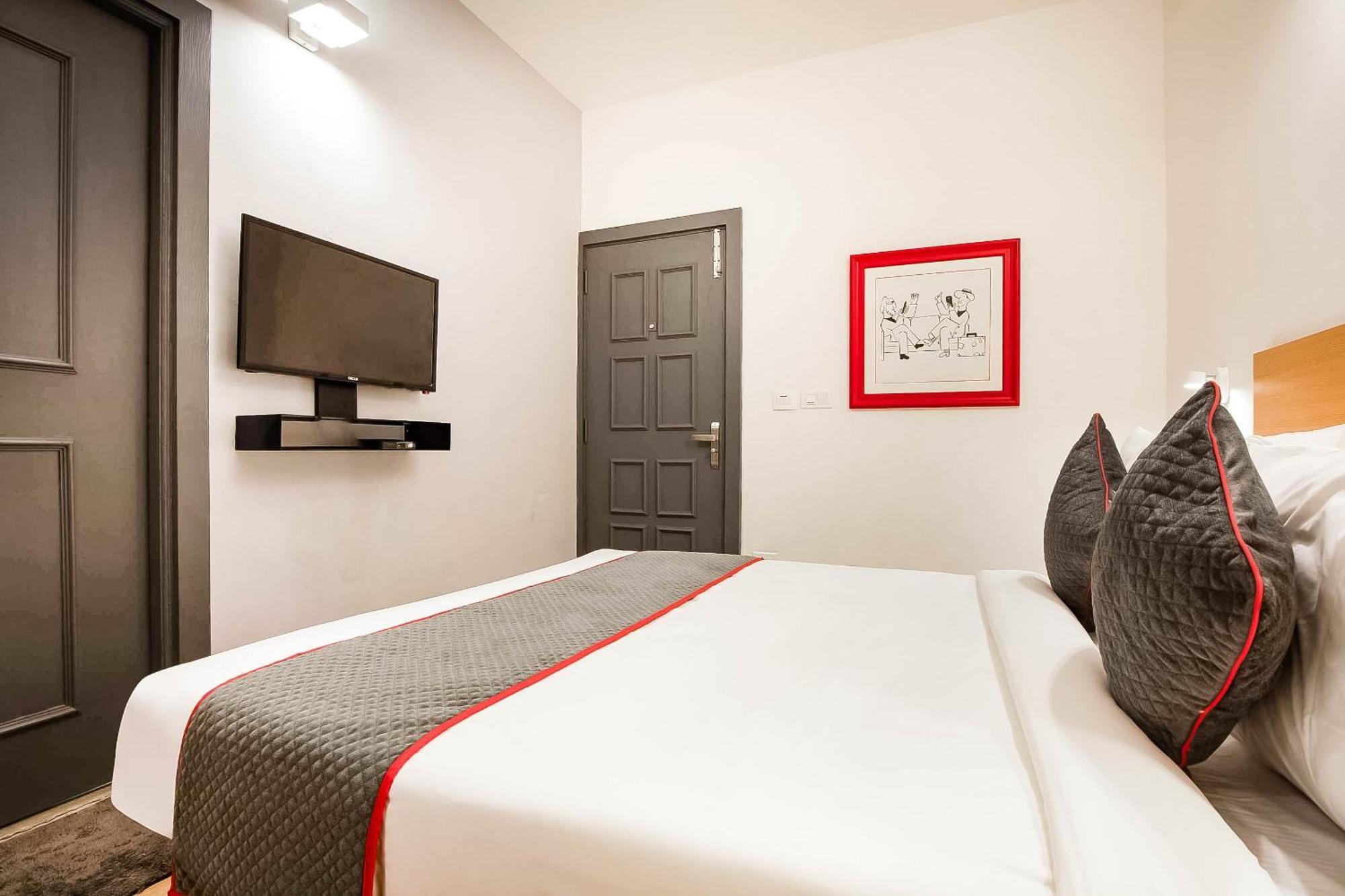 Super Townhouse Lords Inn Regency Manglia Ngoại thất bức ảnh