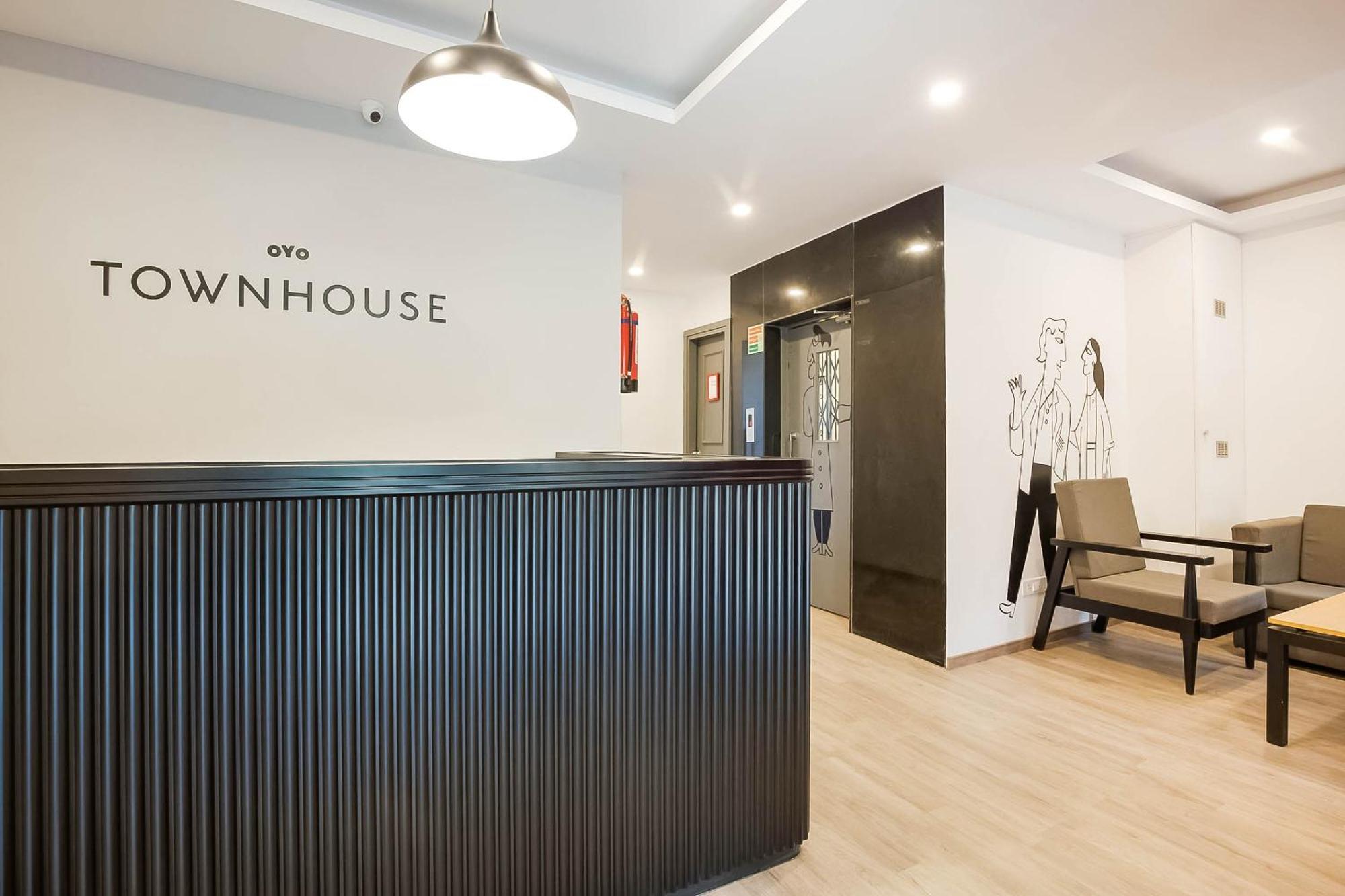 Super Townhouse Lords Inn Regency Manglia Ngoại thất bức ảnh